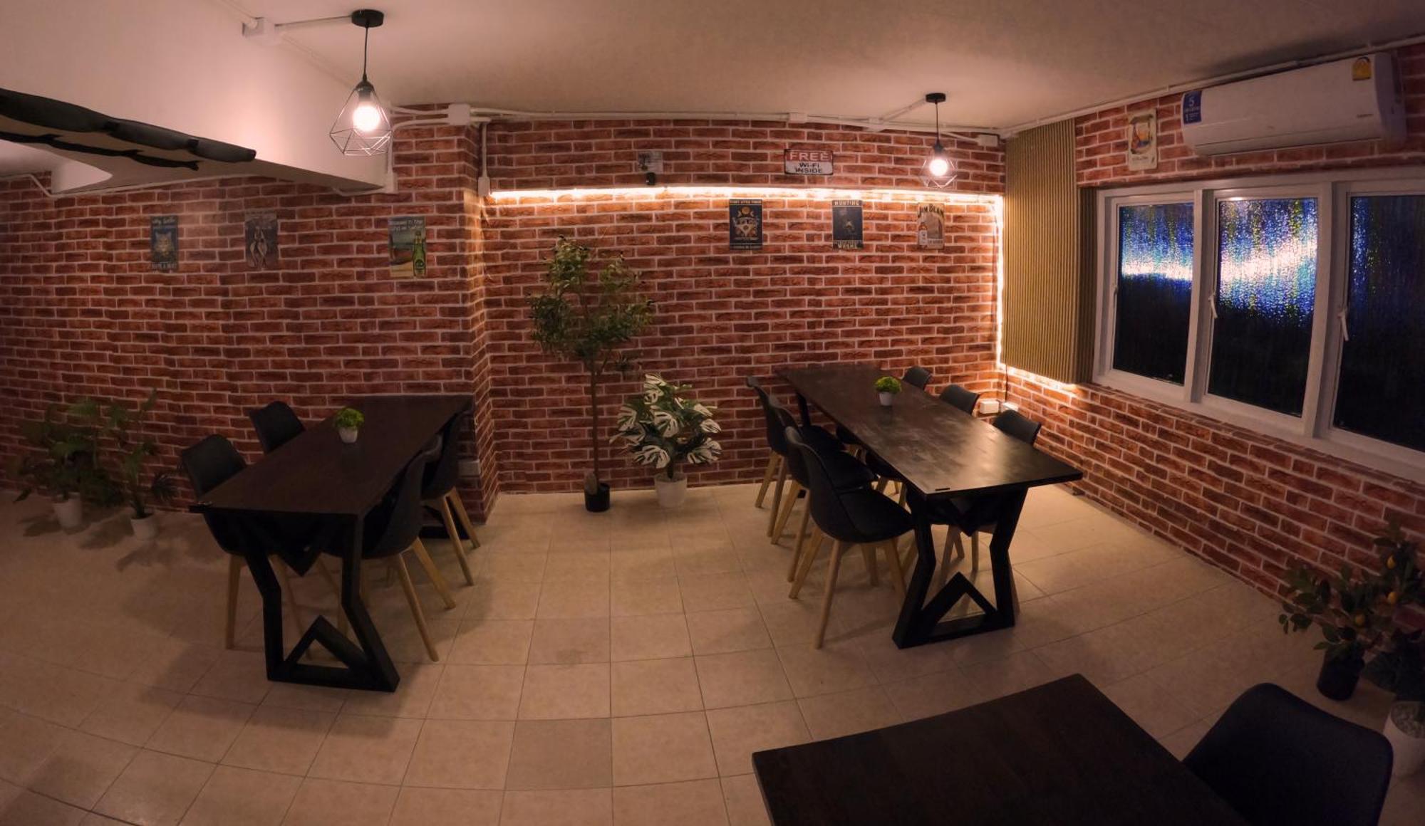 Kpop Hostel Karon エクステリア 写真