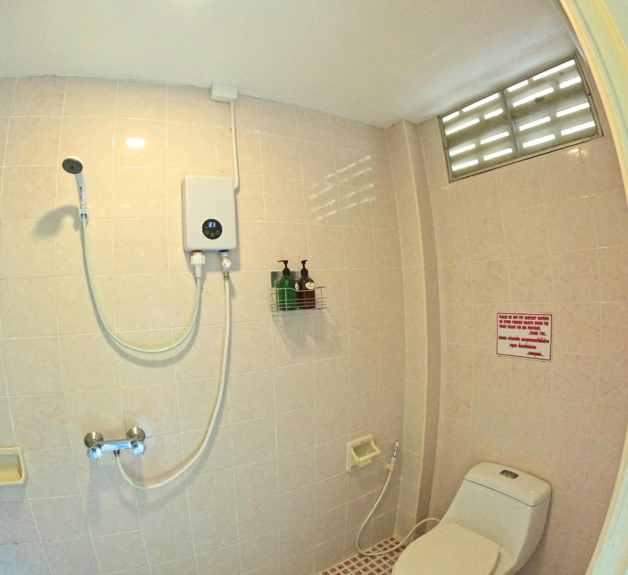 Kpop Hostel Karon エクステリア 写真