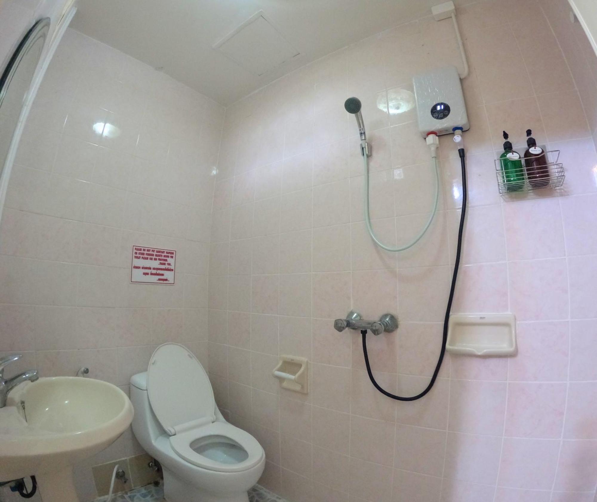 Kpop Hostel Karon エクステリア 写真