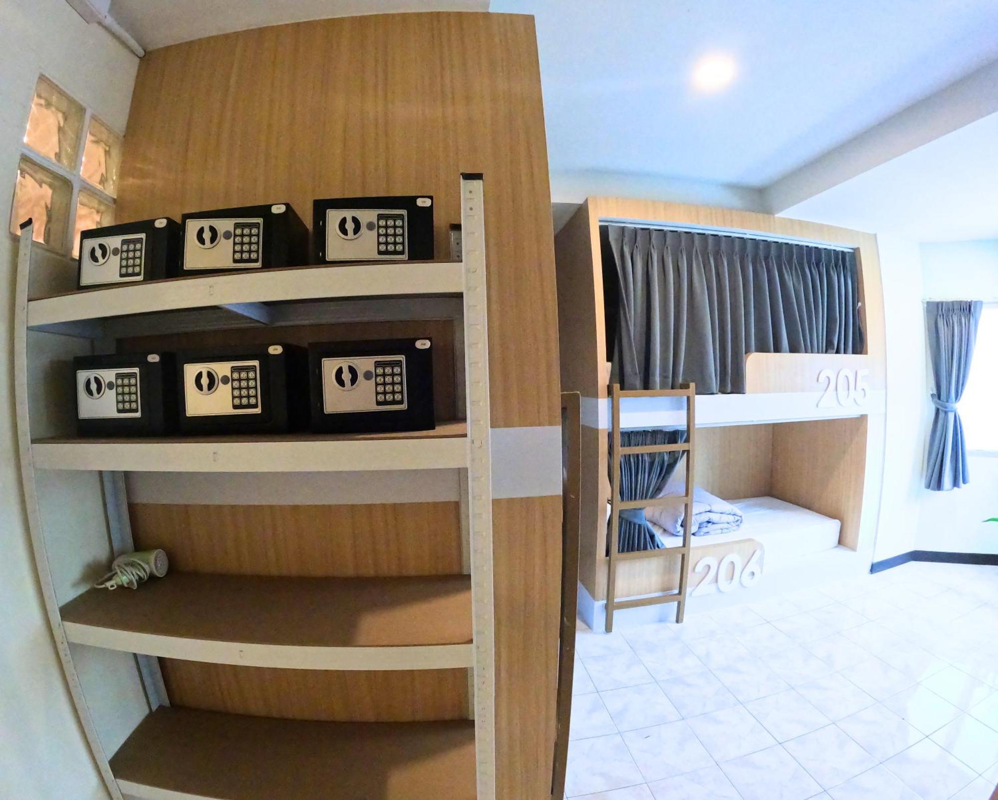 Kpop Hostel Karon エクステリア 写真