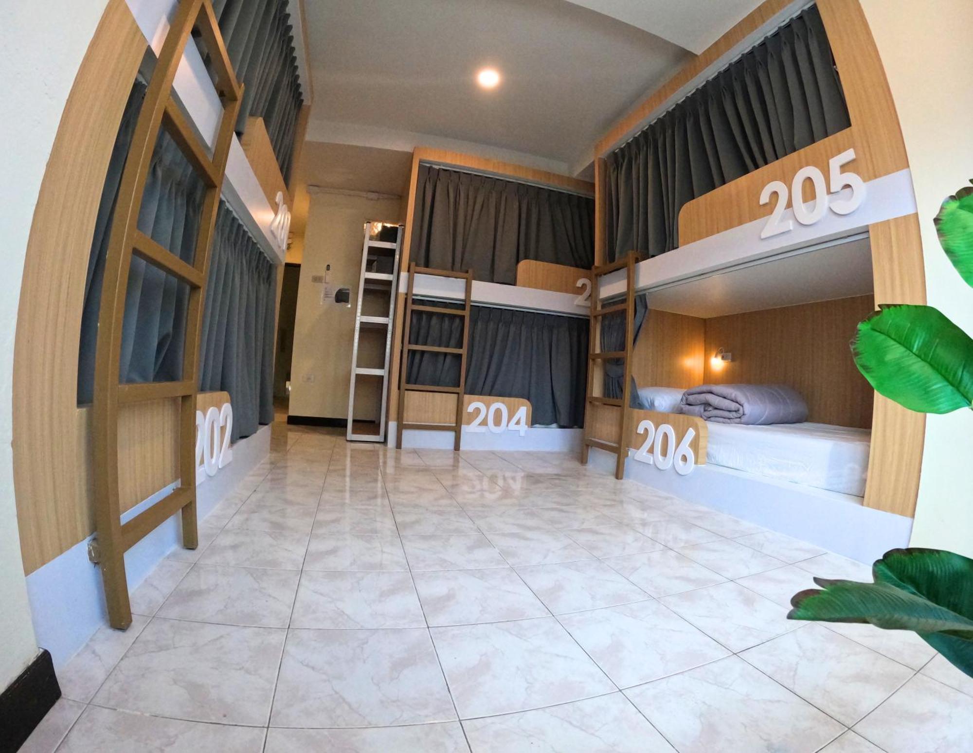 Kpop Hostel Karon エクステリア 写真