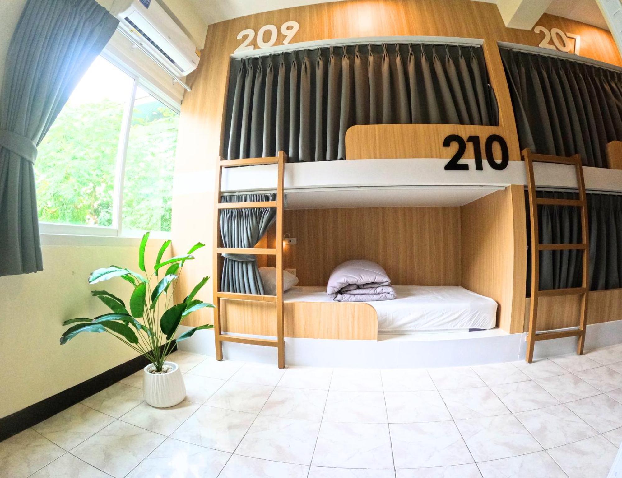 Kpop Hostel Karon エクステリア 写真