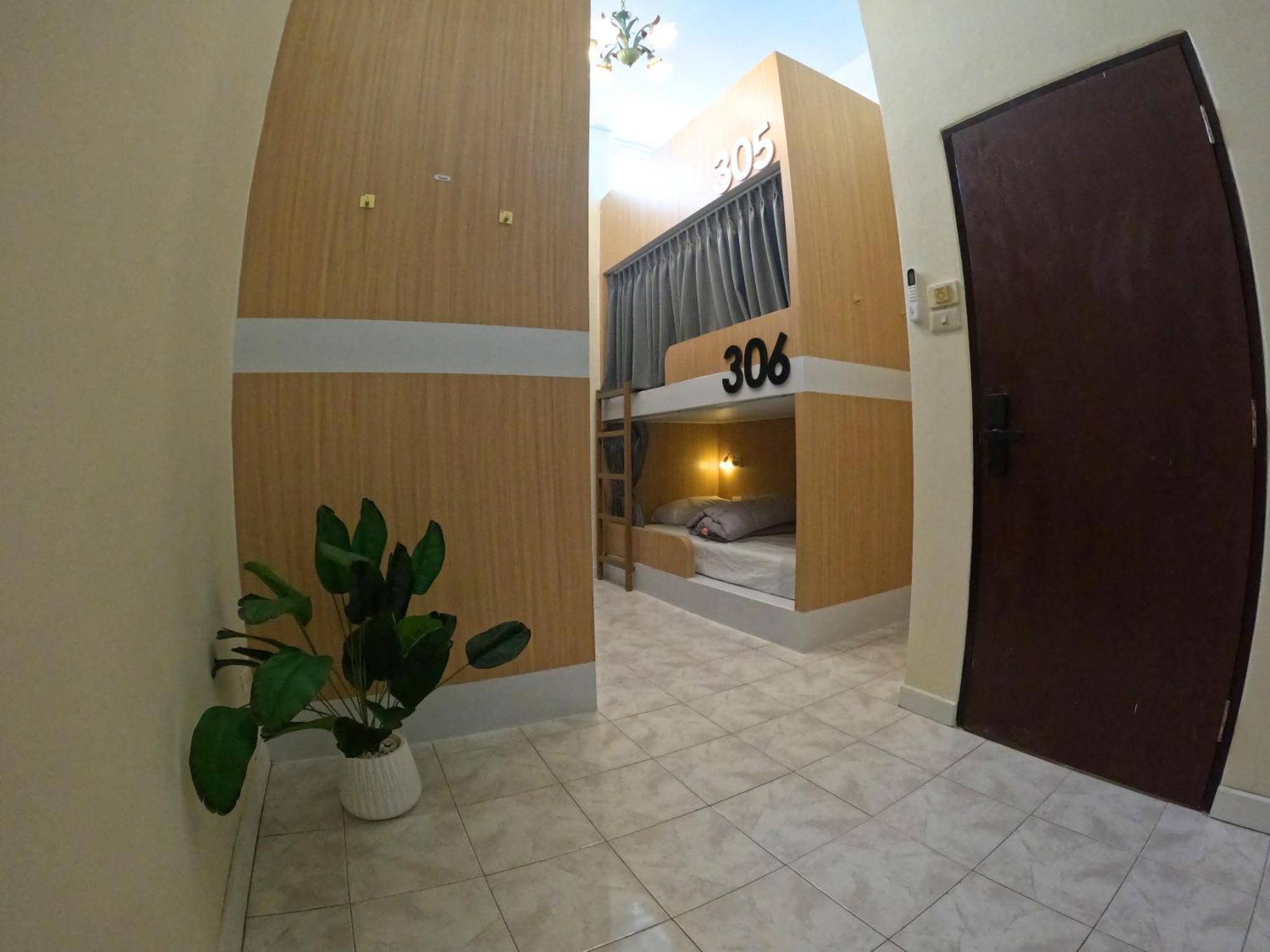 Kpop Hostel Karon エクステリア 写真